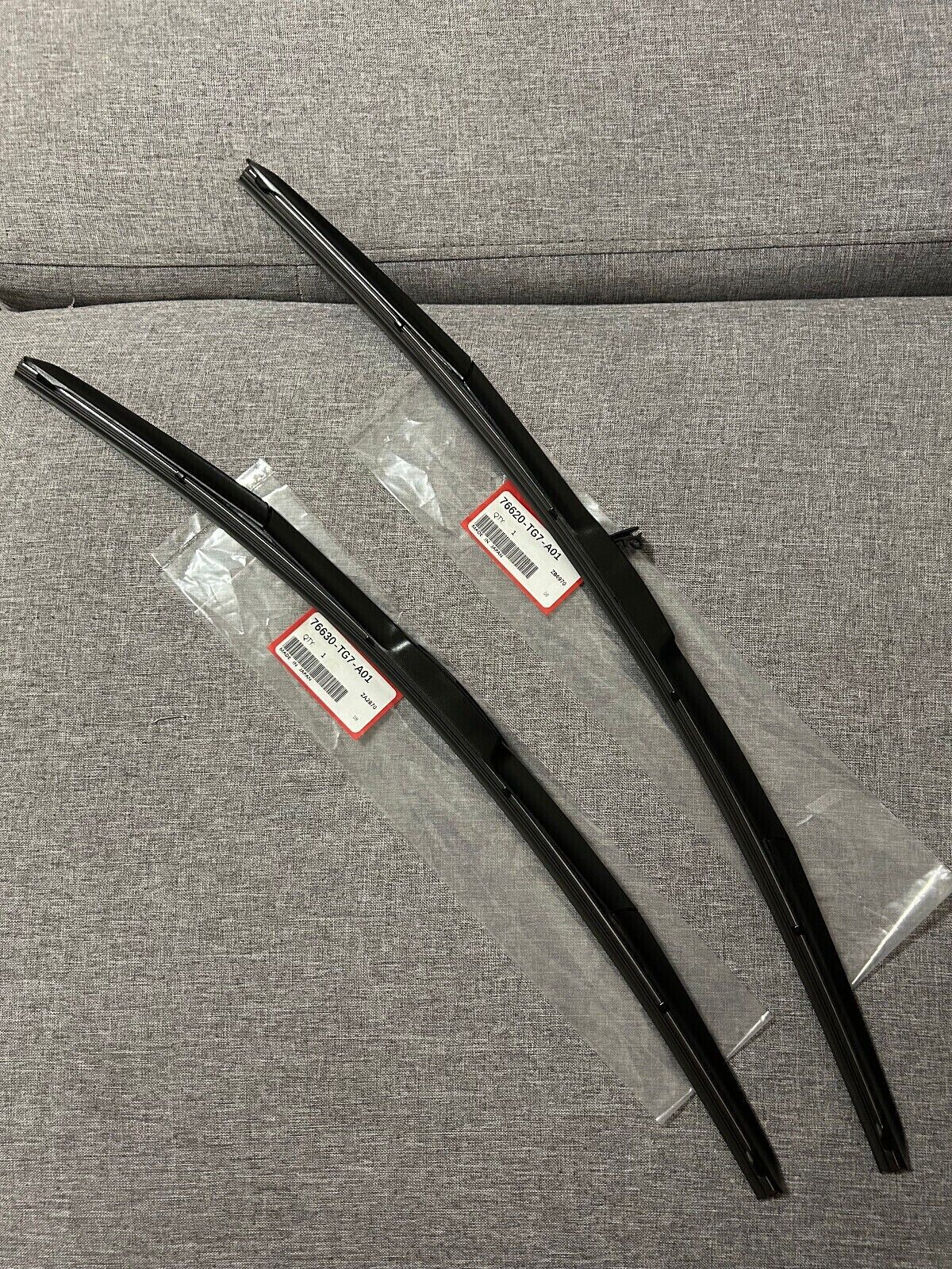 Genuine Honda Front Wiper Blade Assembly 76630SJDG01 Pair
