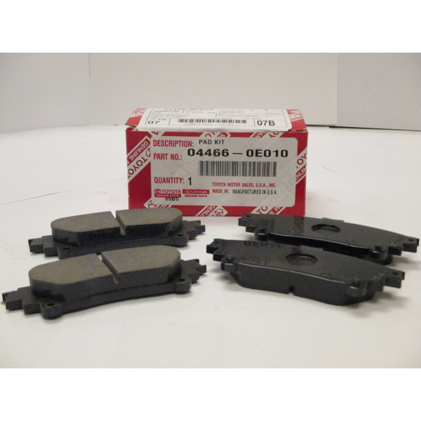 Toyota OEM Rear Brake Pad Set (04466-0E010)